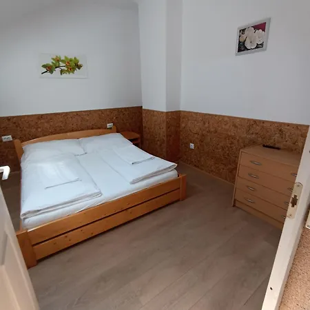 Euro Apartment *